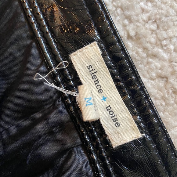 BLACK UO RETRO FAUX LEATHER SKIRT SIZE MEDIUM - Picture 2 of 3